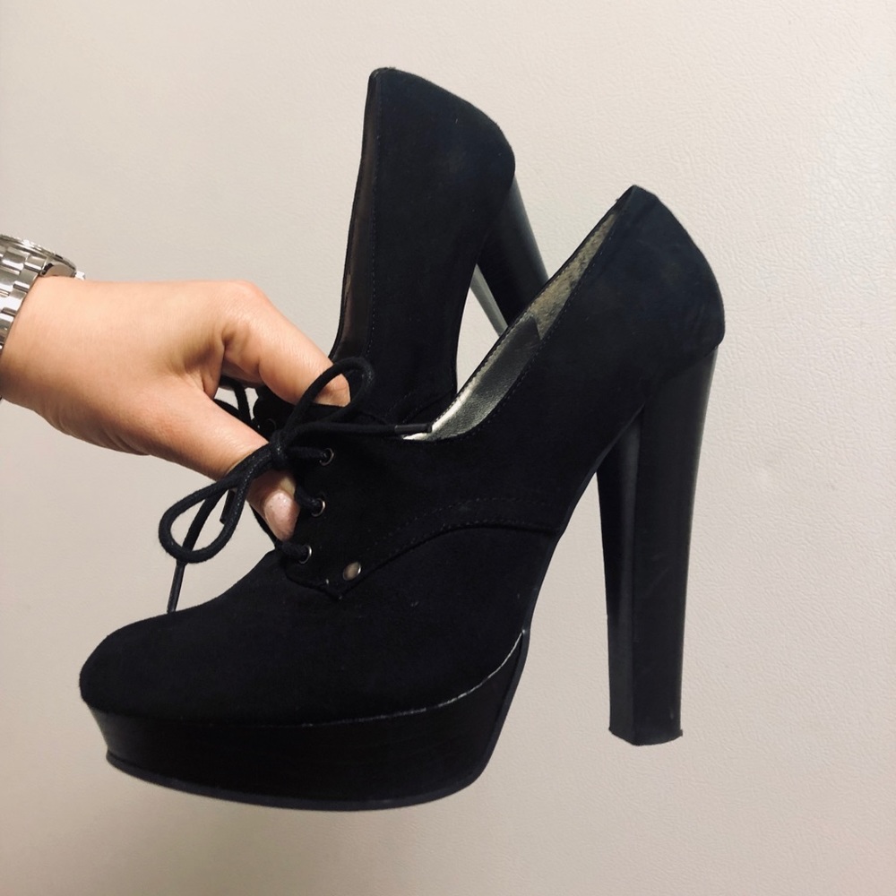 GUESS Heels Size 7 black